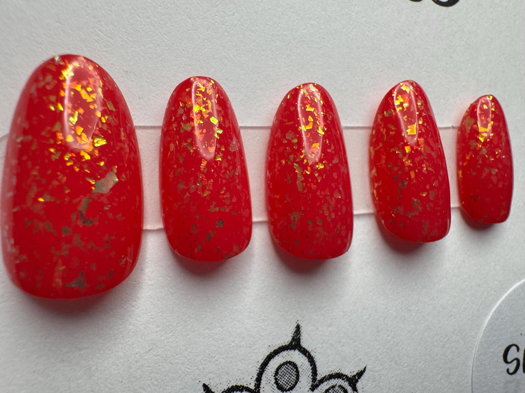 Mooncat - Strangeberry; press-on nails
