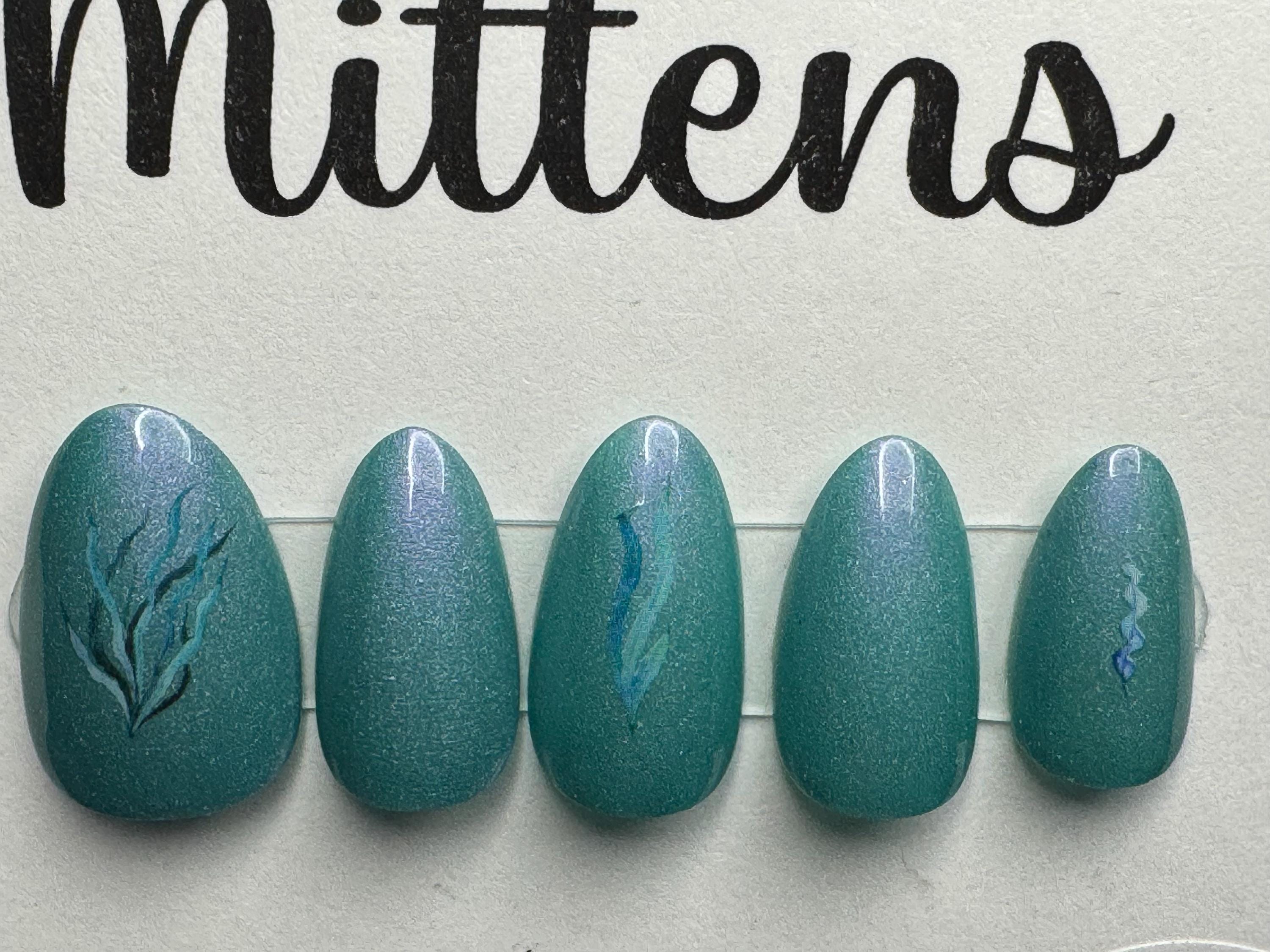 Naps and Nails - Jaws; press-on nails