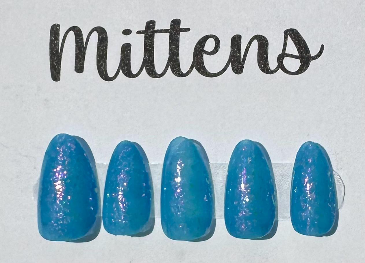Cirque Colors - Snow Cone; press-on nails