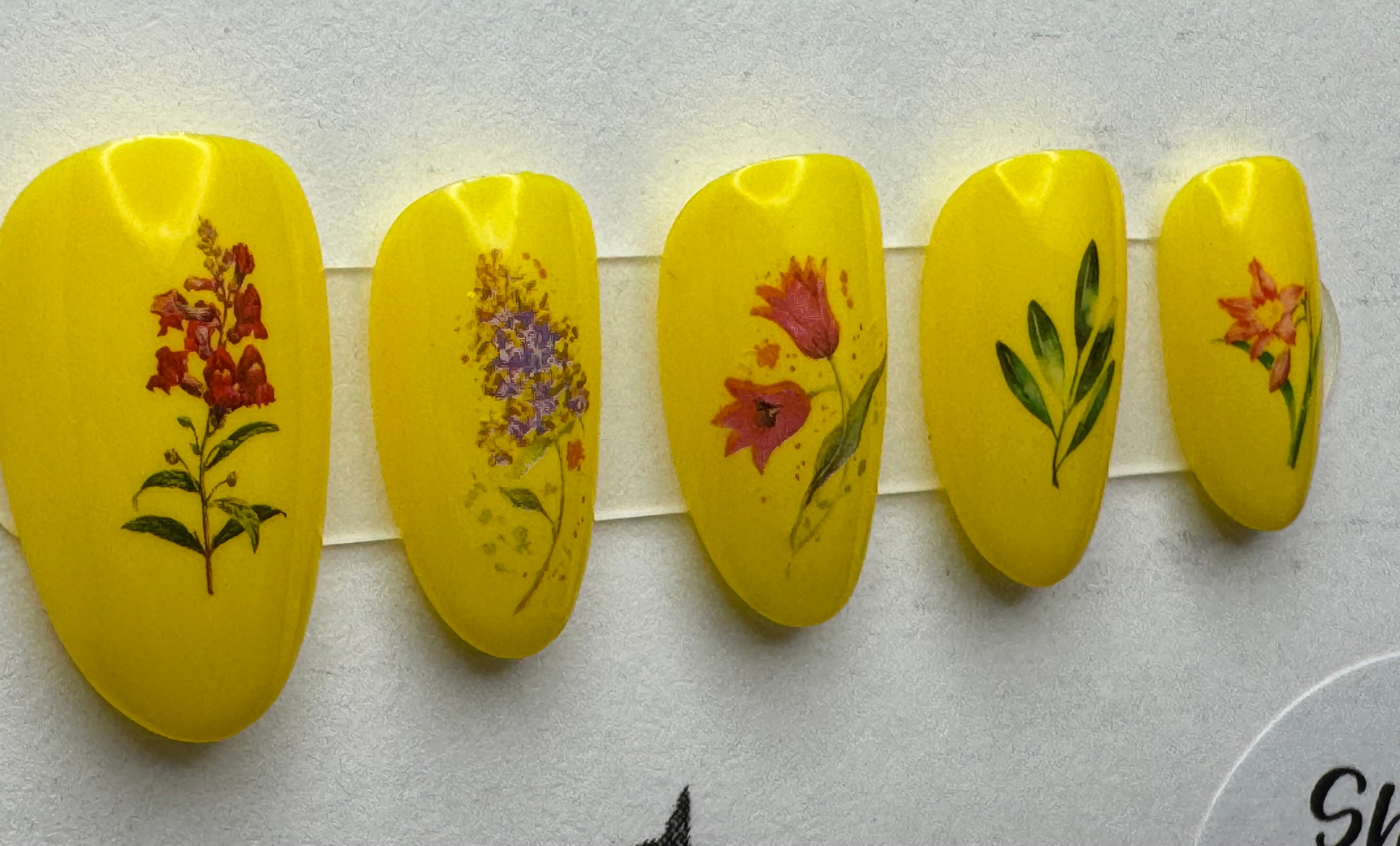 Spring Flowers; press-on nails