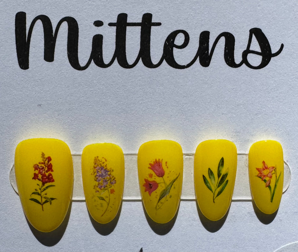 Spring Flowers; press-on nails