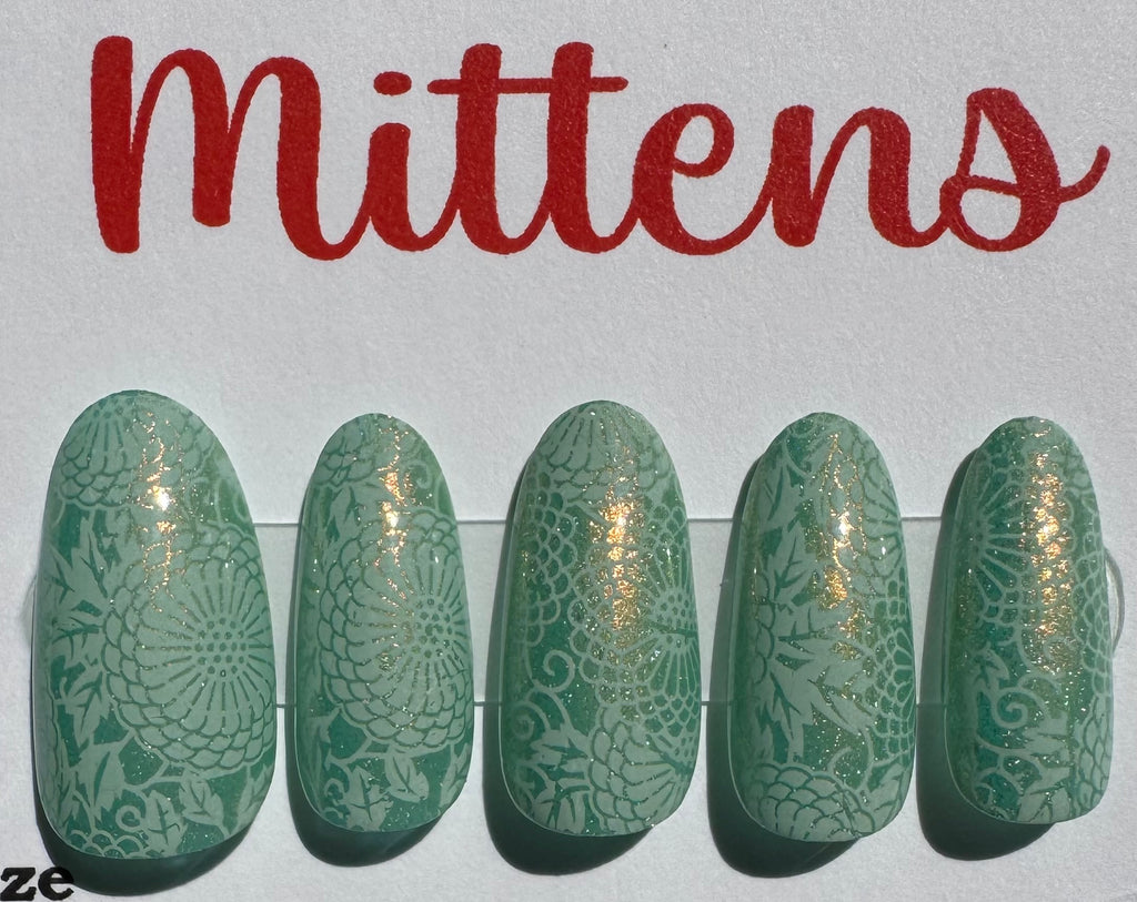 KBShimmer - Ophelia; press-on nails