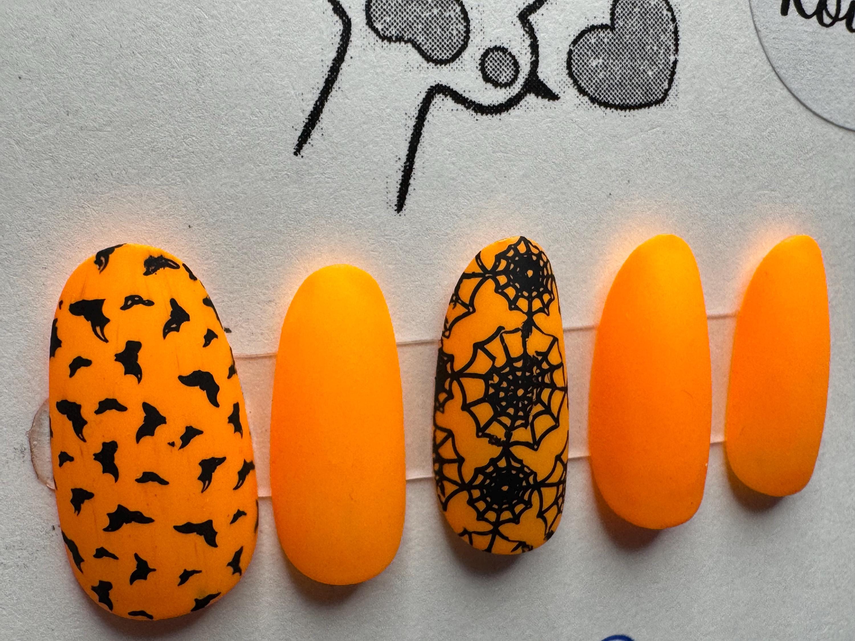 Orange Halloween; press-on nails